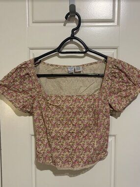 Andrew & Co. Puff Sleeve Floral Crop Top